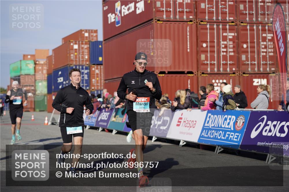03.10.2025 - Köhlbrandbrückenlauf Michael Burmester http://msf.ph/oto/8996757 03.10.2025 10:00:00 Ziel 1084, 1247, 1298, 1405, 1946, 2777, 3378 meine-sportfotos.de