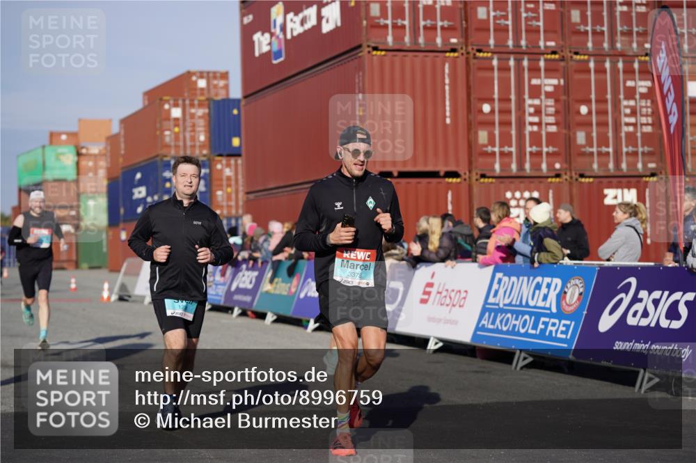 03.10.2025 - Köhlbrandbrückenlauf Michael Burmester http://msf.ph/oto/8996759 03.10.2025 10:00:01 Ziel 1084, 1247, 1298, 1405, 1946, 2777, 3378 meine-sportfotos.de