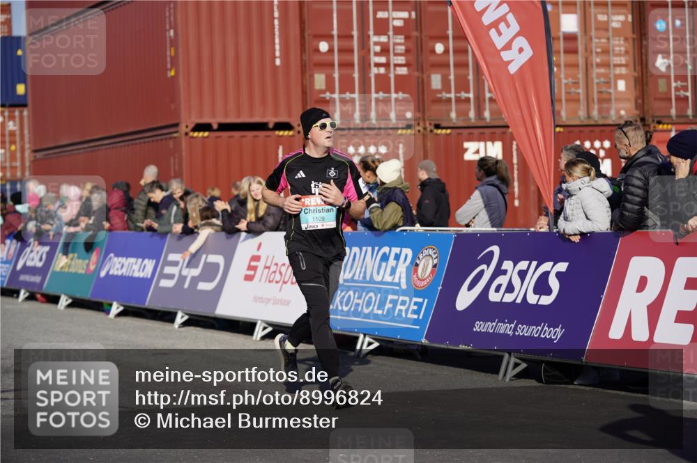 03.10.2025 - Köhlbrandbrückenlauf Michael Burmester http://msf.ph/oto/8996824 03.10.2025 10:00:12 Ziel 1071, 1109, 1237, 1315, 3041, 3820 meine-sportfotos.de