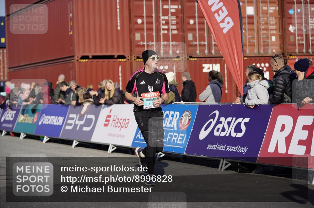 03.10.2025 - Köhlbrandbrückenlauf Michael Burmester http://msf.ph/oto/8996828 03.10.2025 10:00:12 Ziel 1071, 1109, 1237, 1315, 3041, 3820 meine-sportfotos.de