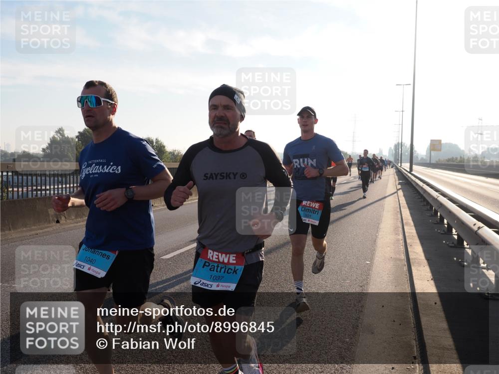 03.10.2025 - Köhlbrandbrückenlauf Fabian Wolf http://msf.ph/oto/8996845 03.10.2025 09:13:35 Position 3 1996, 2831, 1040, 1037 meine-sportfotos.de