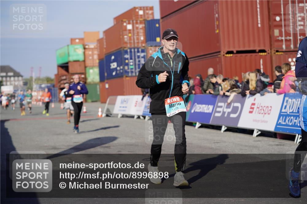 03.10.2025 - Köhlbrandbrückenlauf Michael Burmester http://msf.ph/oto/8996898 03.10.2025 10:00:25 Ziel 1018, 1106, 1118, 1175, 1262, 2880, 3650 meine-sportfotos.de