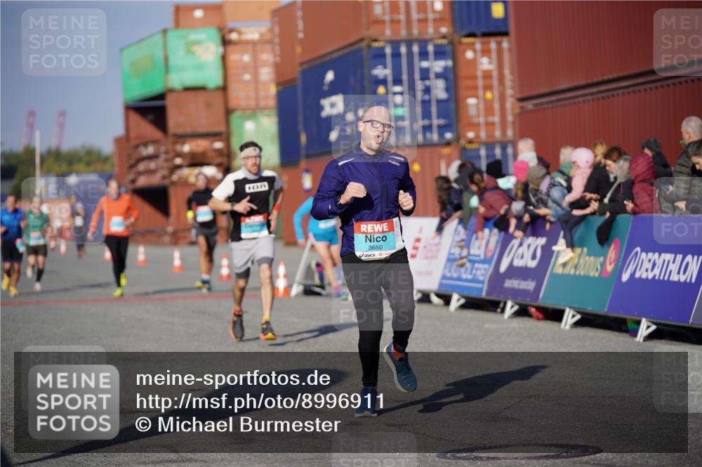 03.10.2025 - Köhlbrandbrückenlauf Michael Burmester http://msf.ph/oto/8996911 03.10.2025 10:00:26 Ziel 1018, 1118, 1175, 1262, 2880, 3650 meine-sportfotos.de