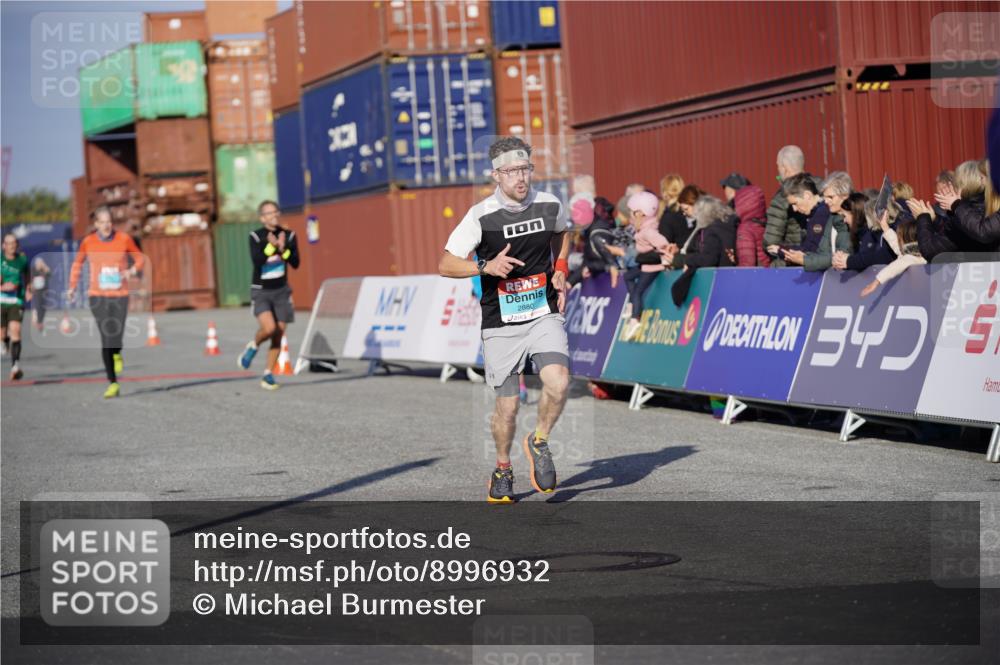 03.10.2025 - Köhlbrandbrückenlauf Michael Burmester http://msf.ph/oto/8996932 03.10.2025 10:00:28 Ziel 1018, 1118, 1175, 1262, 2796, 2880, 3317, 3650, 3719 meine-sportfotos.de