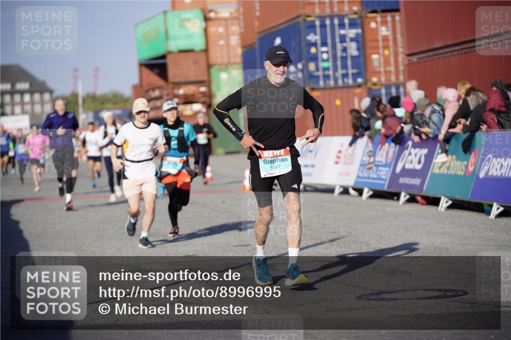03.10.2025 - Köhlbrandbrückenlauf Michael Burmester http://msf.ph/oto/8996995 03.10.2025 10:00:38 Ziel 1330, 2712, 2796, 3307, 3317, 3342, 3651, 3658, 3719 meine-sportfotos.de