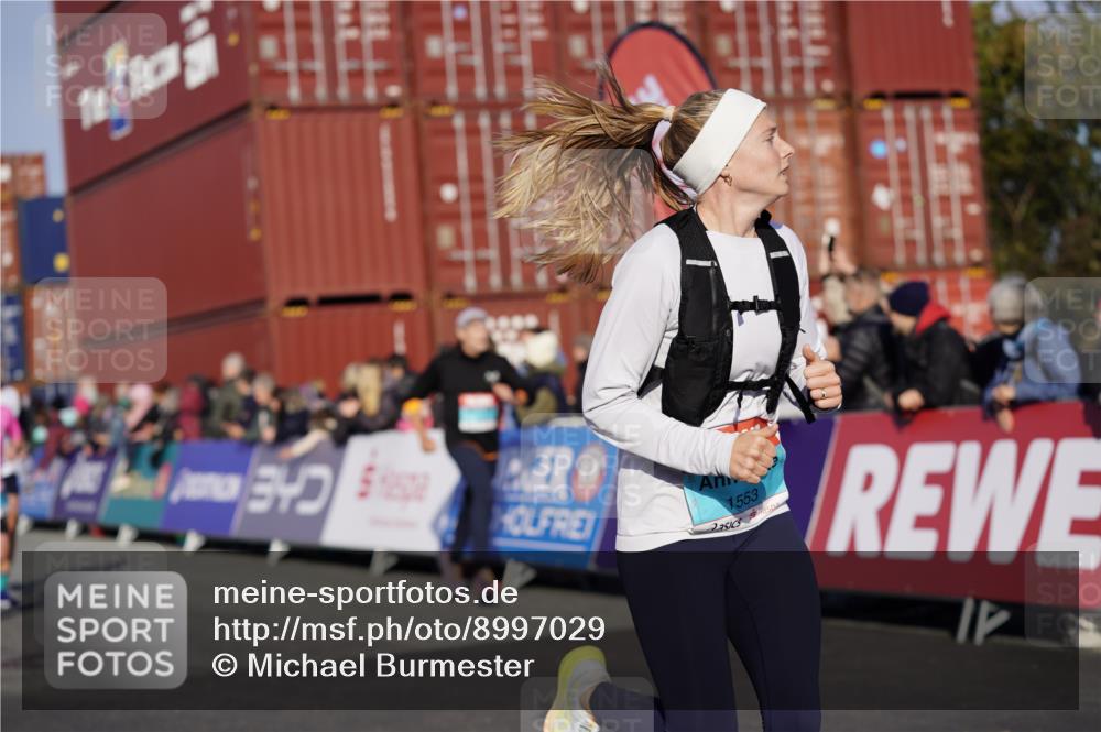 03.10.2025 - Köhlbrandbrückenlauf Michael Burmester http://msf.ph/oto/8997029 03.10.2025 10:00:46 Ziel 1082, 1133, 1168, 1330, 1468, 1553, 1826, 3342, 3343, 3594, 3651, 3790, 3794 meine-sportfotos.de