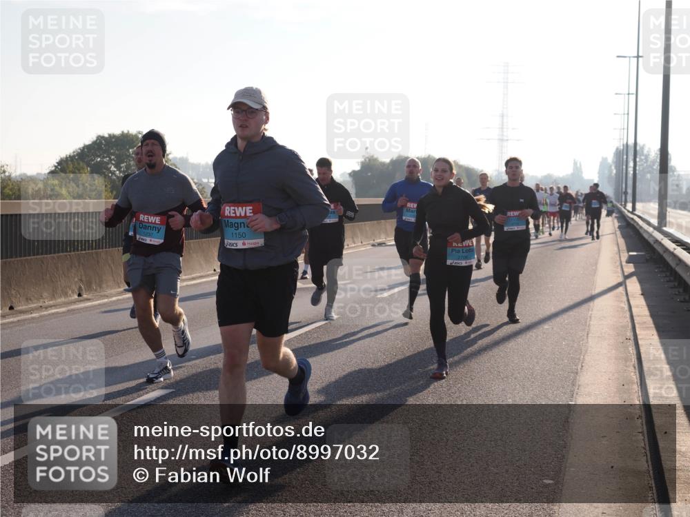 03.10.2025 - Köhlbrandbrückenlauf Fabian Wolf http://msf.ph/oto/8997032 03.10.2025 09:13:57 Position 3 1237, 1150, 2708 meine-sportfotos.de