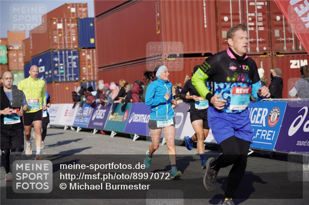 03.10.2025 - Köhlbrandbrückenlauf Michael Burmester http://msf.ph/oto/8997072 03.10.2025 10:00:51 Ziel 1058, 1082, 1133, 1168, 1468, 1553, 1826, 2587, 2947, 3343, 3594, 3775, 3790, 3794 meine-sportfotos.de