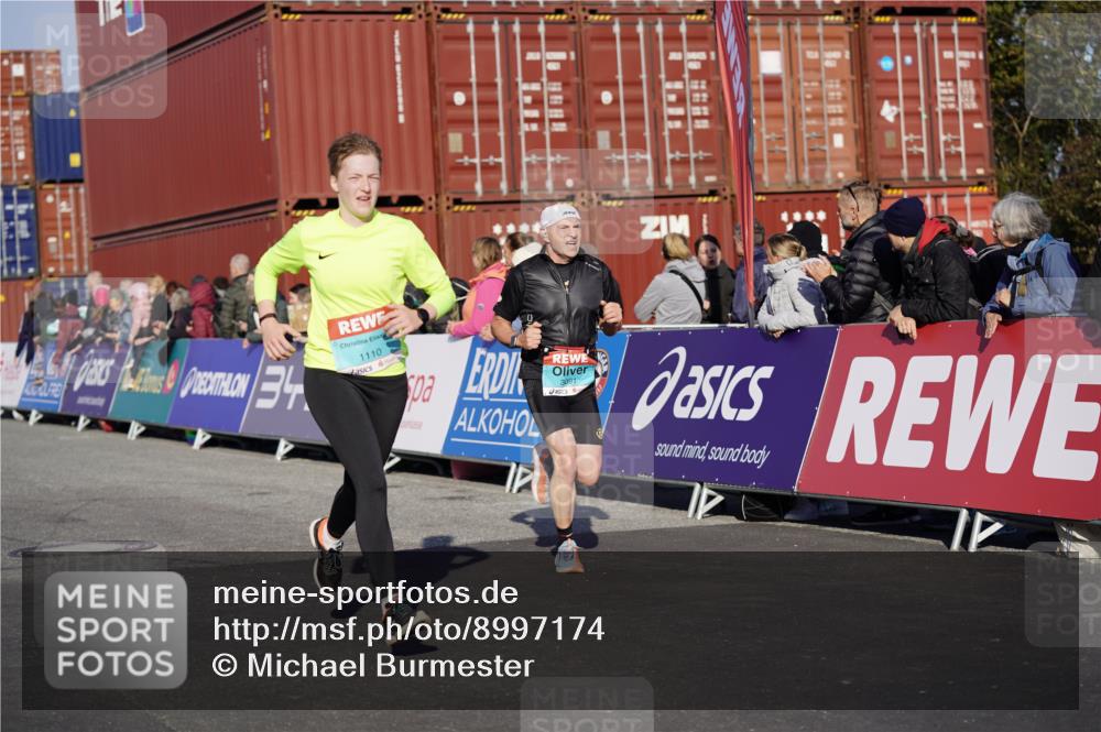 03.10.2025 - Köhlbrandbrückenlauf Michael Burmester http://msf.ph/oto/8997174 03.10.2025 10:01:02 Ziel 1110, 1115, 1176, 1517, 1602, 2587, 3091, 3458 meine-sportfotos.de
