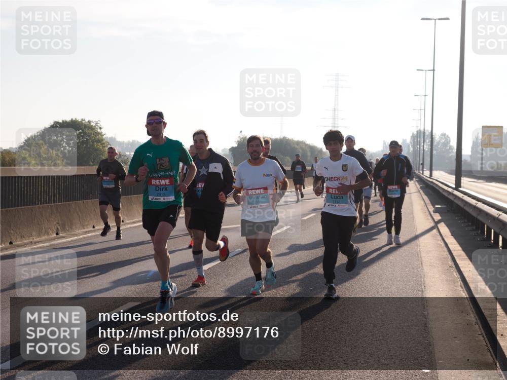 03.10.2025 - Köhlbrandbrückenlauf Fabian Wolf http://msf.ph/oto/8997176 03.10.2025 09:14:19 Position 3 24, 2815, 3338, 1112 meine-sportfotos.de