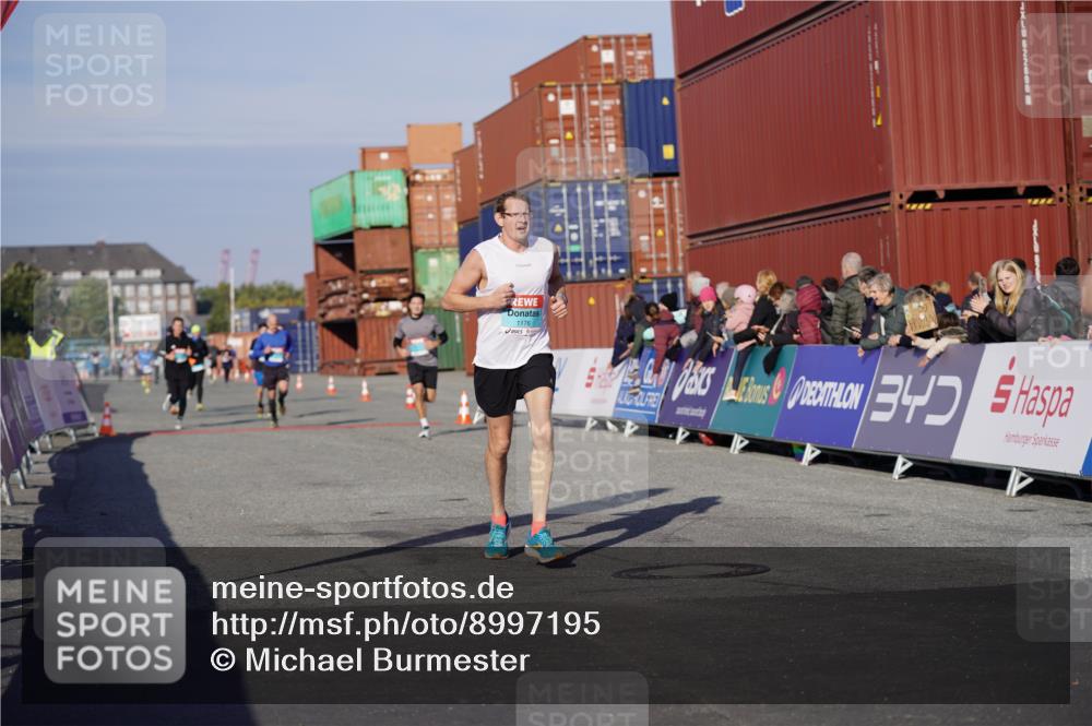 03.10.2025 - Köhlbrandbrückenlauf Michael Burmester http://msf.ph/oto/8997195 03.10.2025 10:01:07 Ziel 1110, 1115, 1176, 1517, 3091, 3458, 3817 meine-sportfotos.de