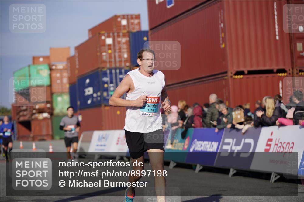 03.10.2025 - Köhlbrandbrückenlauf Michael Burmester http://msf.ph/oto/8997198 03.10.2025 10:01:07 Ziel 1110, 1115, 1176, 1517, 3091, 3458, 3817 meine-sportfotos.de