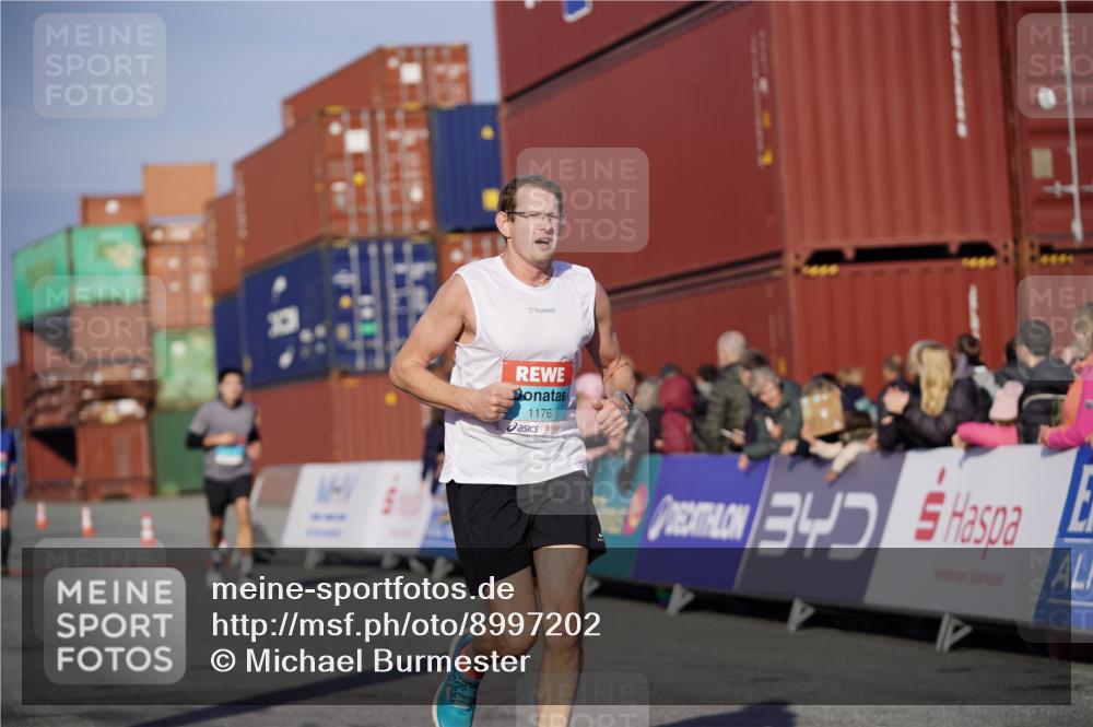 03.10.2025 - Köhlbrandbrückenlauf Michael Burmester http://msf.ph/oto/8997202 03.10.2025 10:01:07 Ziel 1110, 1115, 1176, 1517, 3091, 3458, 3817 meine-sportfotos.de