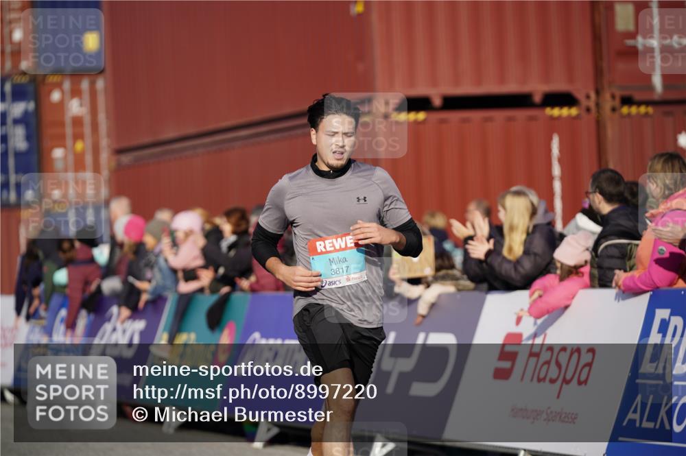 03.10.2025 - Köhlbrandbrückenlauf Michael Burmester http://msf.ph/oto/8997220 03.10.2025 10:01:11 Ziel 1115, 1122, 1157, 1176, 1316, 3164, 3817 meine-sportfotos.de