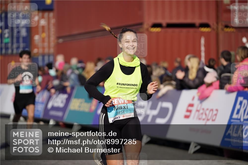 03.10.2025 - Köhlbrandbrückenlauf Michael Burmester http://msf.ph/oto/8997285 03.10.2025 10:01:23 Ziel 1021, 1146, 1226, 1368, 2901, 2940, 3204, 3454, 3568, 3813 meine-sportfotos.de