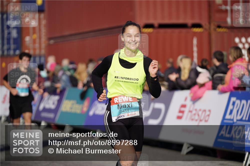 03.10.2025 - Köhlbrandbrückenlauf Michael Burmester http://msf.ph/oto/8997288 03.10.2025 10:01:23 Ziel 1021, 1146, 1226, 1368, 2901, 2940, 3204, 3454, 3568, 3813 meine-sportfotos.de