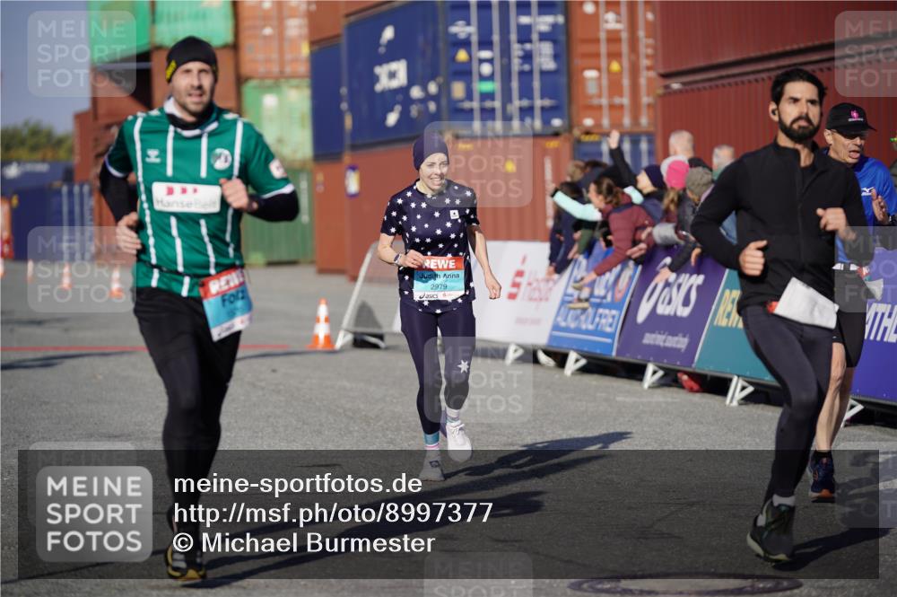 03.10.2025 - Köhlbrandbrückenlauf Michael Burmester http://msf.ph/oto/8997377 03.10.2025 10:01:34 Ziel 1043, 1279, 1396, 1526, 2694, 2857, 2979, 3403, 3568, 3813 meine-sportfotos.de