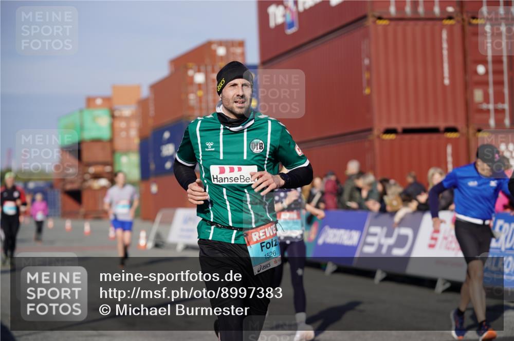 03.10.2025 - Köhlbrandbrückenlauf Michael Burmester http://msf.ph/oto/8997383 03.10.2025 10:01:35 Ziel 1043, 1279, 1396, 1526, 2694, 2857, 2979, 3403, 3568, 3813 meine-sportfotos.de