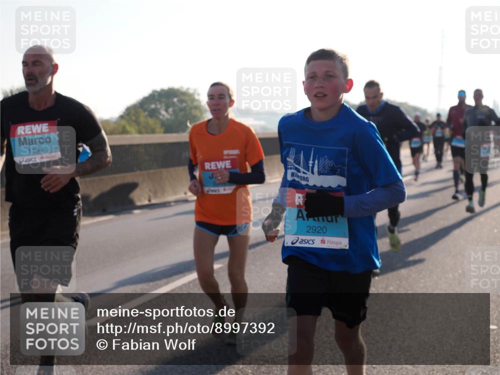 03.10.2025 - Köhlbrandbrückenlauf Fabian Wolf http://msf.ph/oto/8997392 03.10.2025 09:14:48 Position 3 1194, 2920 meine-sportfotos.de