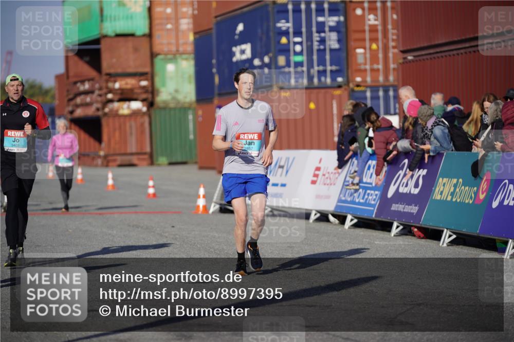 03.10.2025 - Köhlbrandbrückenlauf Michael Burmester http://msf.ph/oto/8997395 03.10.2025 10:01:37 Ziel 1043, 1279, 1396, 1526, 2694, 2857, 2979, 3403 meine-sportfotos.de