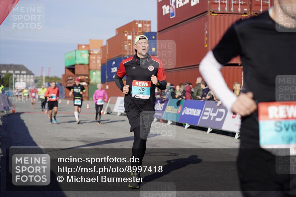 03.10.2025 - Köhlbrandbrückenlauf Michael Burmester http://msf.ph/oto/8997418 03.10.2025 10:01:41 Ziel 1043, 1165, 1284, 1526, 2694, 2857, 2979, 3263, 3264, 3403 meine-sportfotos.de