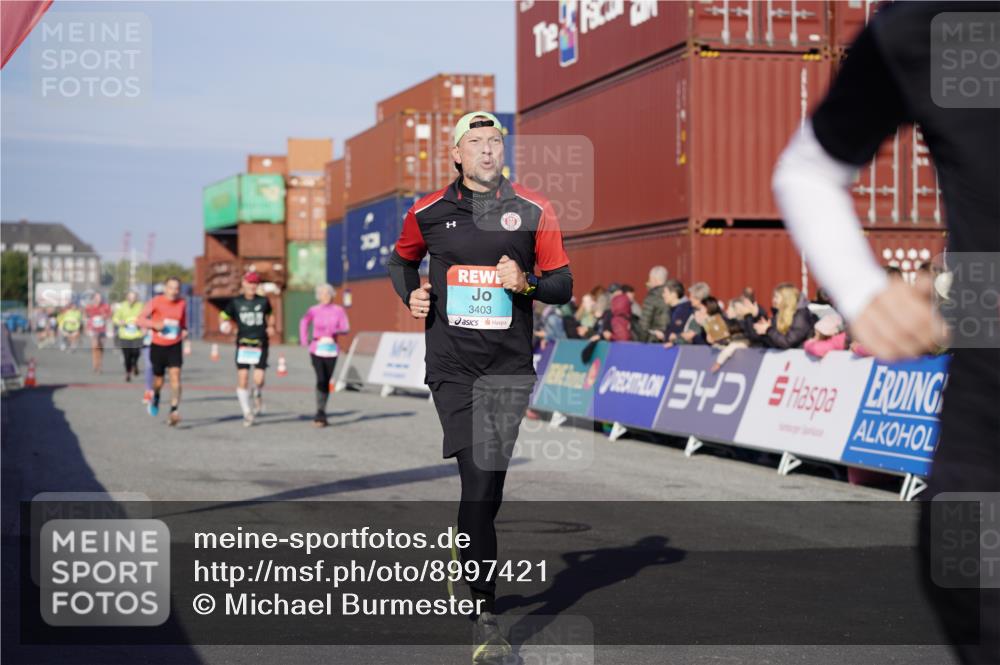 03.10.2025 - Köhlbrandbrückenlauf Michael Burmester http://msf.ph/oto/8997421 03.10.2025 10:01:41 Ziel 1043, 1165, 1284, 1526, 2694, 2857, 2979, 3263, 3264, 3403 meine-sportfotos.de