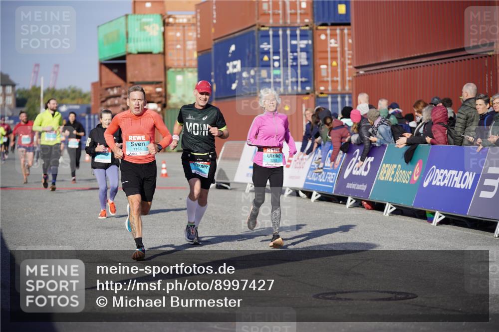 03.10.2025 - Köhlbrandbrückenlauf Michael Burmester http://msf.ph/oto/8997427 03.10.2025 10:01:43 Ziel 1043, 1165, 1284, 2857, 2889, 3263, 3264, 3403 meine-sportfotos.de