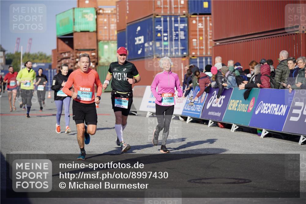 03.10.2025 - Köhlbrandbrückenlauf Michael Burmester http://msf.ph/oto/8997430 03.10.2025 10:01:43 Ziel 1043, 1165, 1284, 2857, 2889, 3263, 3264, 3403 meine-sportfotos.de