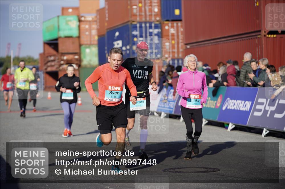 03.10.2025 - Köhlbrandbrückenlauf Michael Burmester http://msf.ph/oto/8997448 03.10.2025 10:01:44 Ziel 1043, 1165, 1284, 2857, 2889, 3263, 3264, 3403 meine-sportfotos.de