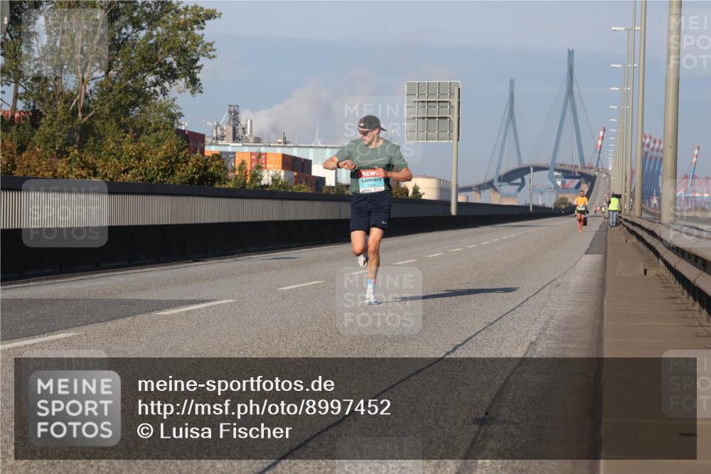 03.10.2025 - Köhlbrandbrückenlauf Luisa Fischer http://msf.ph/oto/8997452 03.10.2025 10:34:54 Position 3  meine-sportfotos.de