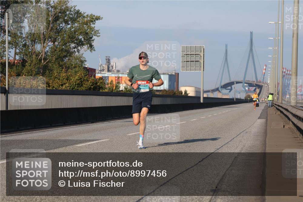 03.10.2025 - Köhlbrandbrückenlauf Luisa Fischer http://msf.ph/oto/8997456 03.10.2025 10:34:55 Position 3  meine-sportfotos.de