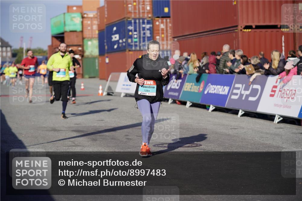 03.10.2025 - Köhlbrandbrückenlauf Michael Burmester http://msf.ph/oto/8997483 03.10.2025 10:01:46 Ziel 1165, 1194, 1273, 1284, 1767, 2857, 2889, 3263, 3264, 3403 meine-sportfotos.de