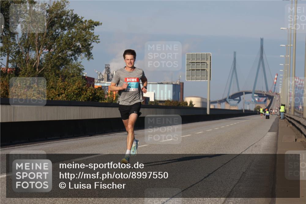03.10.2025 - Köhlbrandbrückenlauf Luisa Fischer http://msf.ph/oto/8997550 03.10.2025 10:35:33 Position 3 3782 meine-sportfotos.de