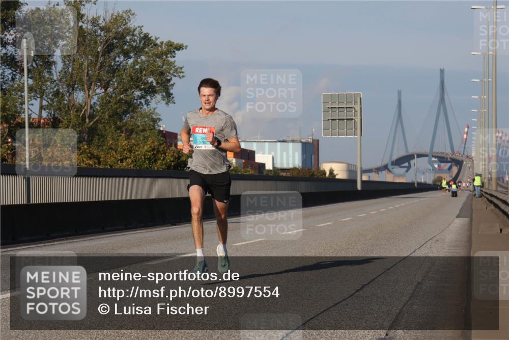 03.10.2025 - Köhlbrandbrückenlauf Luisa Fischer http://msf.ph/oto/8997554 03.10.2025 10:35:33 Position 3 3782 meine-sportfotos.de