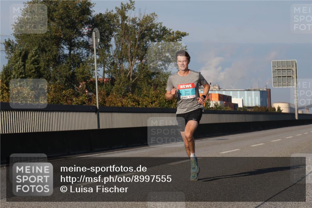 03.10.2025 - Köhlbrandbrückenlauf Luisa Fischer http://msf.ph/oto/8997555 03.10.2025 10:35:34 Position 3 3782 meine-sportfotos.de