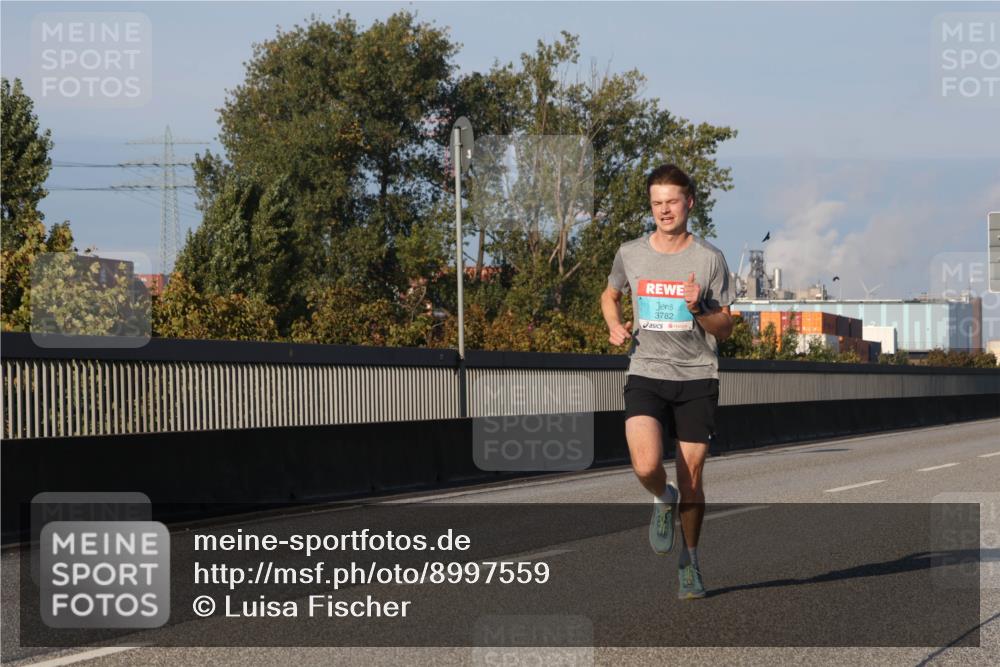 03.10.2025 - Köhlbrandbrückenlauf Luisa Fischer http://msf.ph/oto/8997559 03.10.2025 10:35:34 Position 3 3782 meine-sportfotos.de