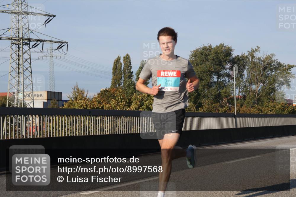 03.10.2025 - Köhlbrandbrückenlauf Luisa Fischer http://msf.ph/oto/8997568 03.10.2025 10:35:35 Position 3 3782 meine-sportfotos.de