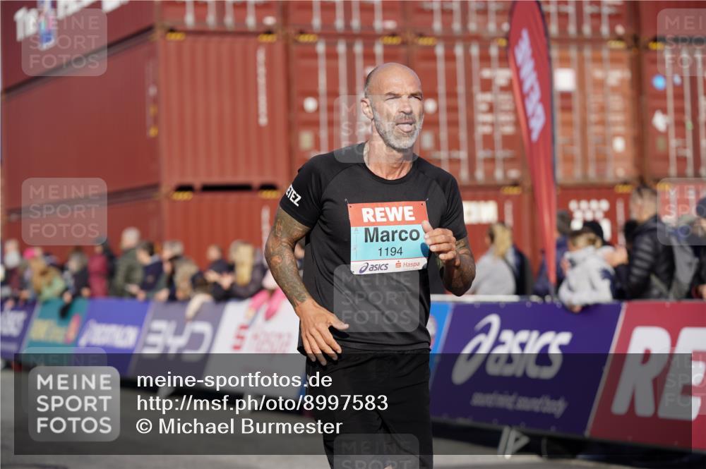 03.10.2025 - Köhlbrandbrückenlauf Michael Burmester http://msf.ph/oto/8997583 03.10.2025 10:01:54 Ziel 1182, 1194, 1273, 1474, 1767, 2843, 2889, 3118, 3444 meine-sportfotos.de