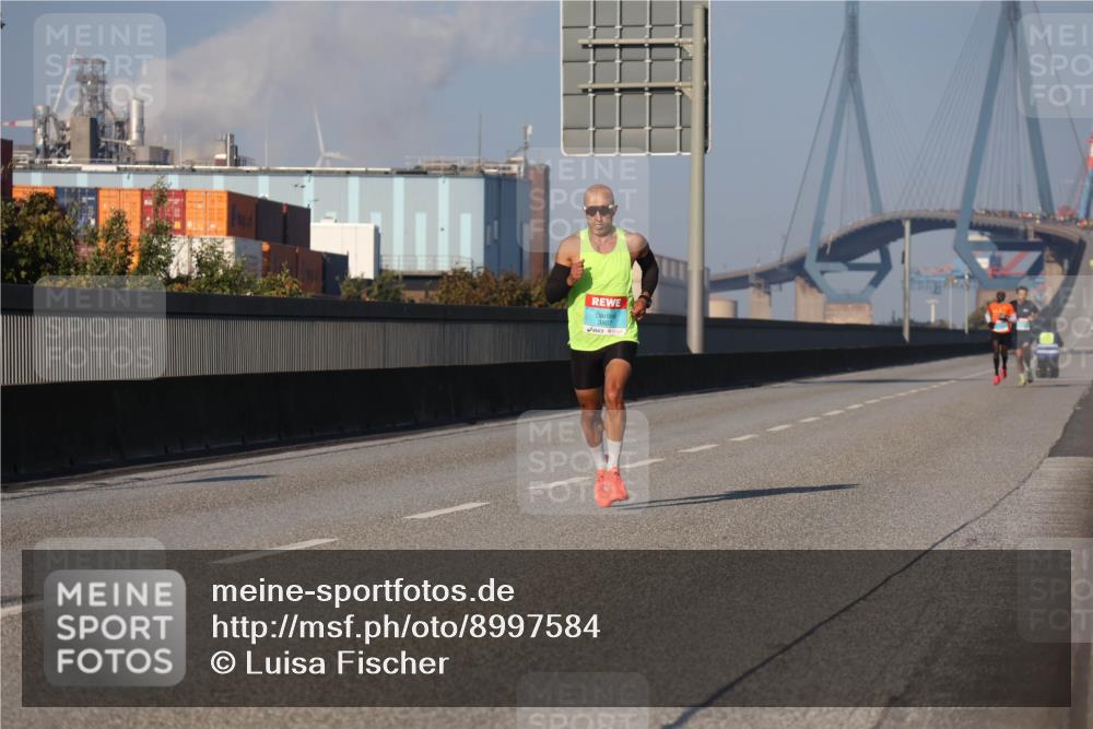 03.10.2025 - Köhlbrandbrückenlauf Luisa Fischer http://msf.ph/oto/8997584 03.10.2025 10:36:01 Position 3 3807 meine-sportfotos.de