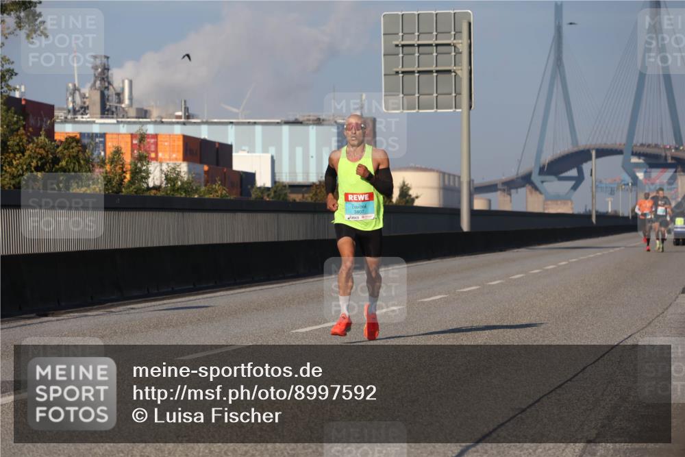 03.10.2025 - Köhlbrandbrückenlauf Luisa Fischer http://msf.ph/oto/8997592 03.10.2025 10:36:02 Position 3 3807 meine-sportfotos.de