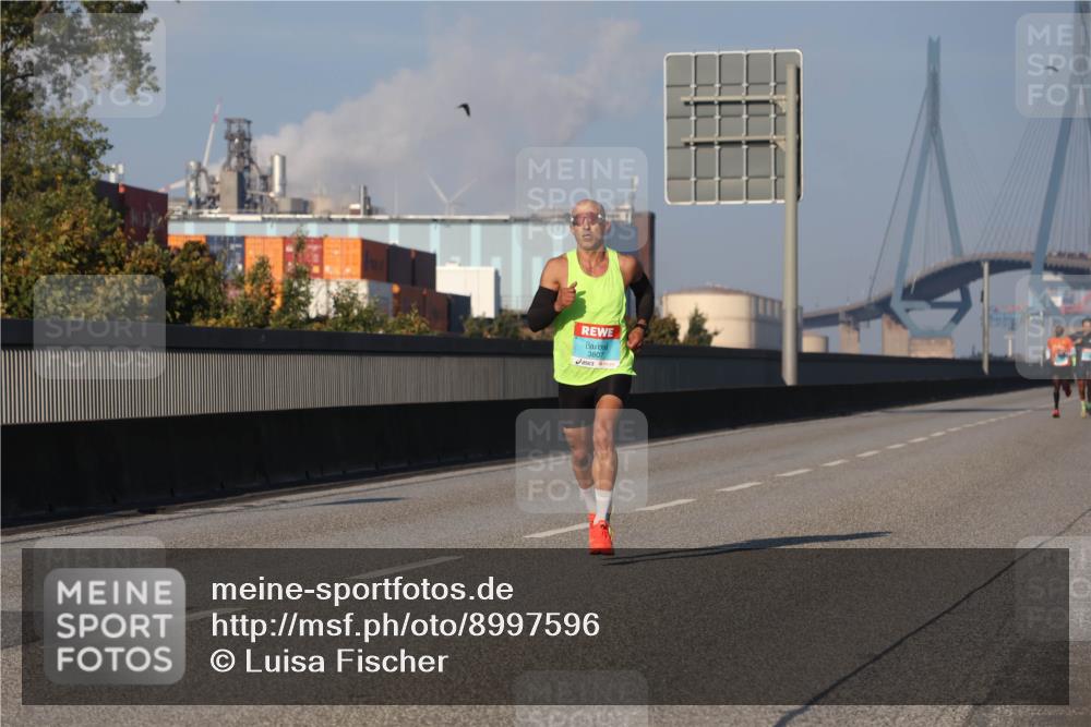 03.10.2025 - Köhlbrandbrückenlauf Luisa Fischer http://msf.ph/oto/8997596 03.10.2025 10:36:02 Position 3 3807 meine-sportfotos.de