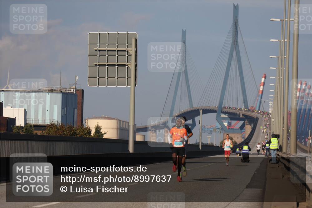 03.10.2025 - Köhlbrandbrückenlauf Luisa Fischer http://msf.ph/oto/8997637 03.10.2025 10:36:13 Position 3  meine-sportfotos.de