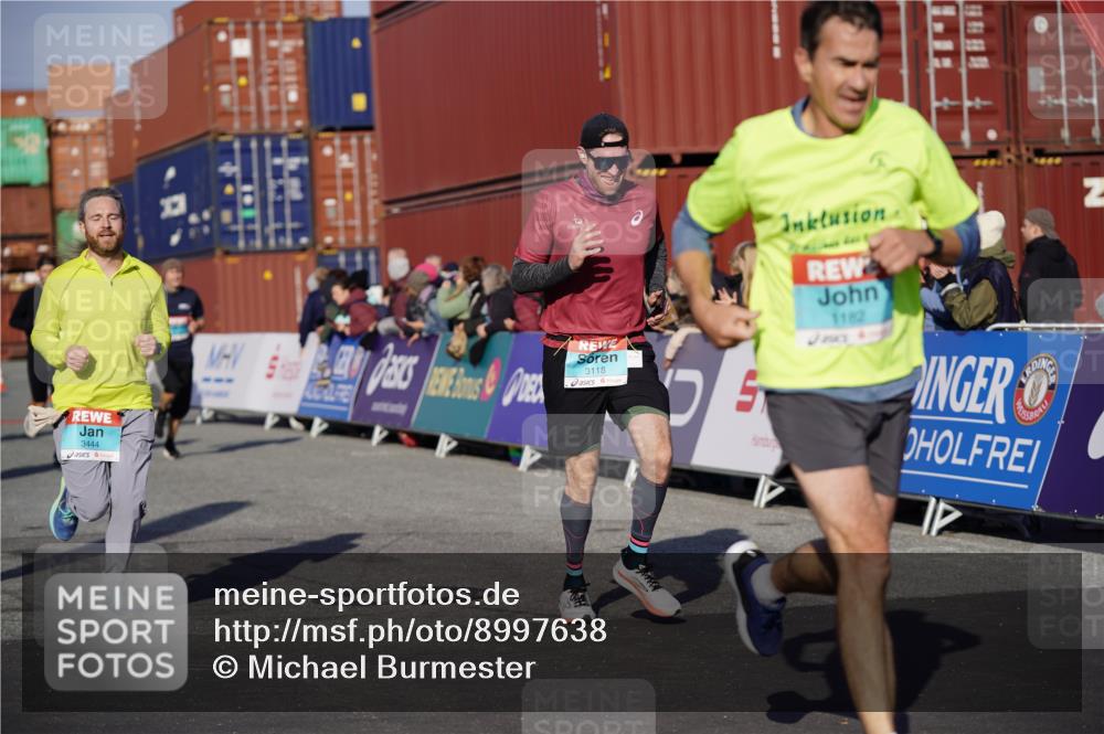 03.10.2025 - Köhlbrandbrückenlauf Michael Burmester http://msf.ph/oto/8997638 03.10.2025 10:01:58 Ziel 1182, 1194, 1205, 1280, 1380, 1474, 1504, 2843, 3118, 3139, 3444, 3495 meine-sportfotos.de