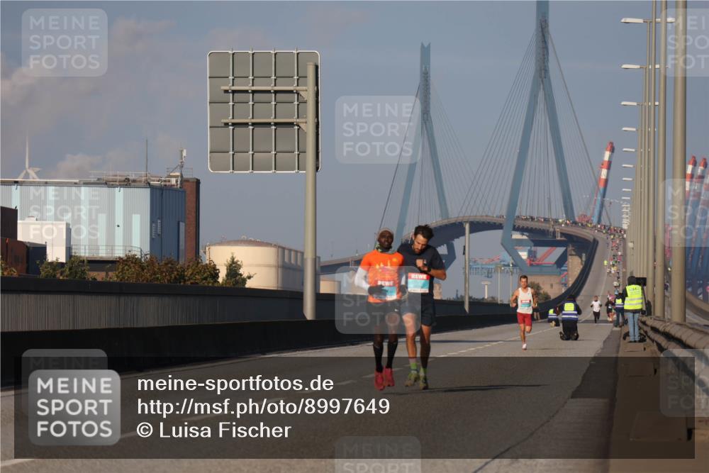 03.10.2025 - Köhlbrandbrückenlauf Luisa Fischer http://msf.ph/oto/8997649 03.10.2025 10:36:15 Position 3  meine-sportfotos.de