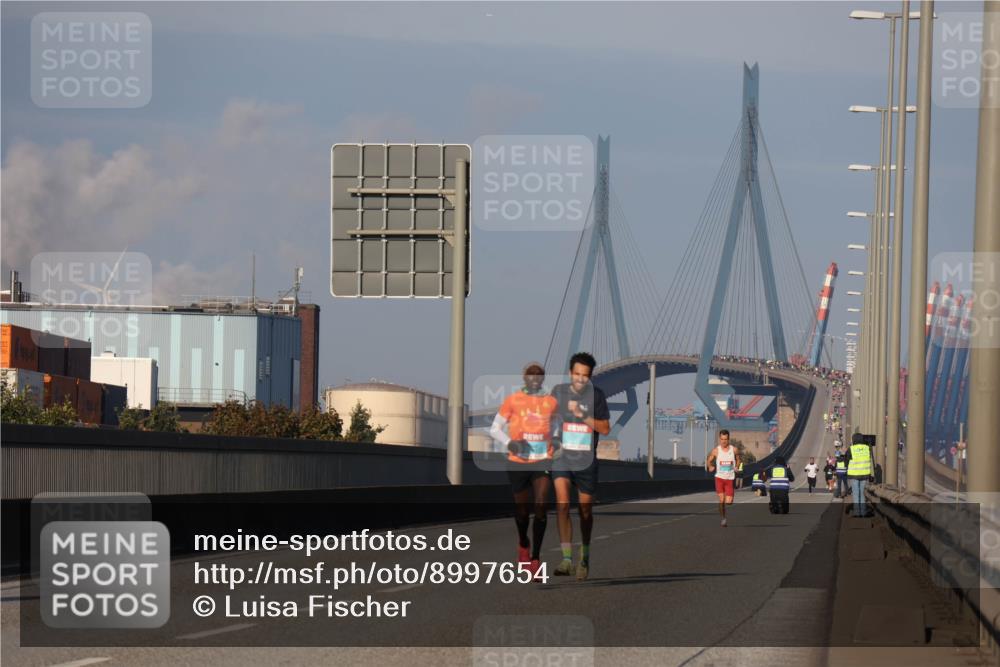 03.10.2025 - Köhlbrandbrückenlauf Luisa Fischer http://msf.ph/oto/8997654 03.10.2025 10:36:16 Position 3  meine-sportfotos.de