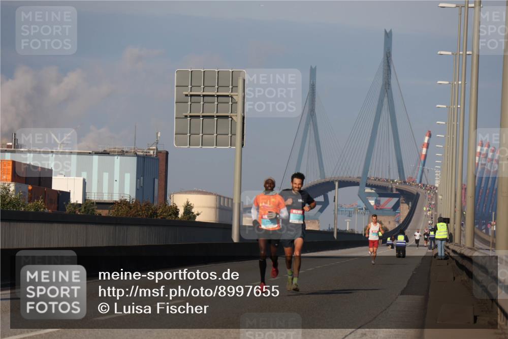 03.10.2025 - Köhlbrandbrückenlauf Luisa Fischer http://msf.ph/oto/8997655 03.10.2025 10:36:16 Position 3  meine-sportfotos.de
