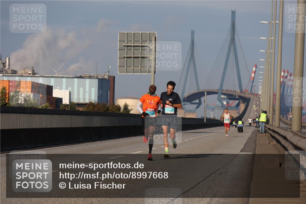 03.10.2025 - Köhlbrandbrückenlauf Luisa Fischer http://msf.ph/oto/8997668 03.10.2025 10:36:18 Position 3  meine-sportfotos.de