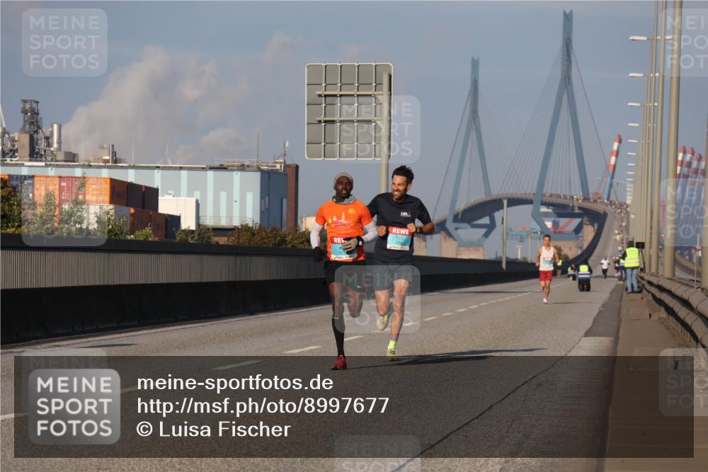 03.10.2025 - Köhlbrandbrückenlauf Luisa Fischer http://msf.ph/oto/8997677 03.10.2025 10:36:19 Position 3  meine-sportfotos.de