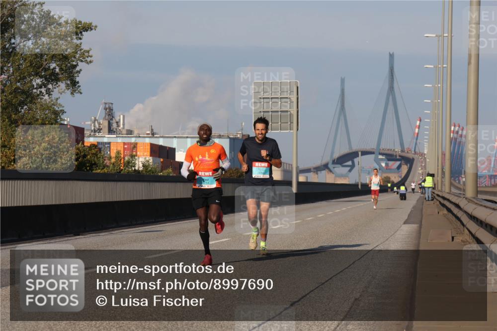 03.10.2025 - Köhlbrandbrückenlauf Luisa Fischer http://msf.ph/oto/8997690 03.10.2025 10:36:21 Position 3 3714 meine-sportfotos.de
