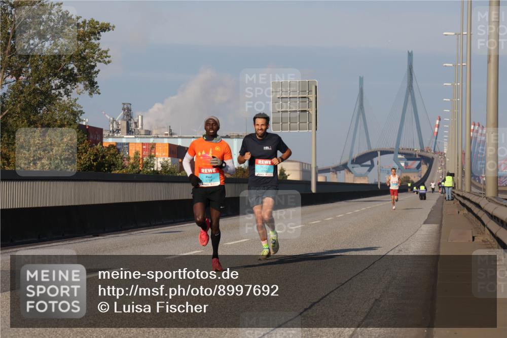 03.10.2025 - Köhlbrandbrückenlauf Luisa Fischer http://msf.ph/oto/8997692 03.10.2025 10:36:21 Position 3 3714 meine-sportfotos.de